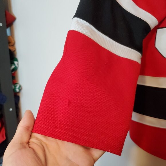 New Jersey Devils Brodeur NHL Reebok Jersey Red Size 48 M/L - Picture 6 of 9